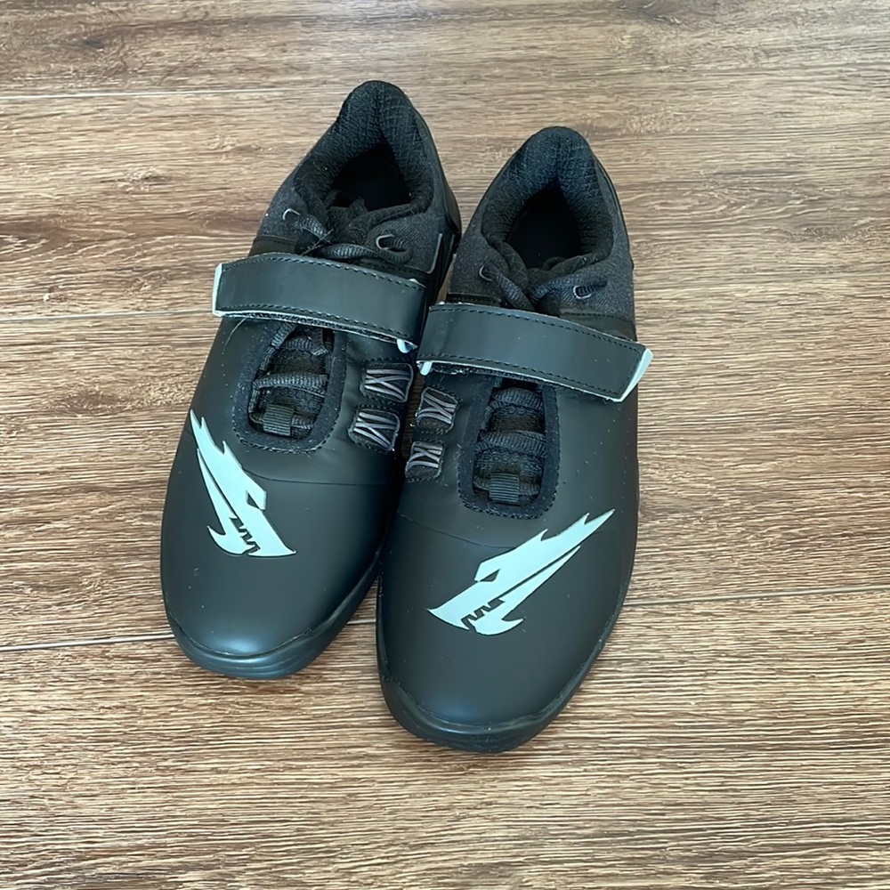 Velaasa Strake weightlifting shoes